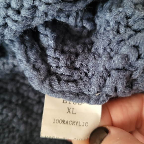 Ladies Heavy Sweater - Picture 3 of 3